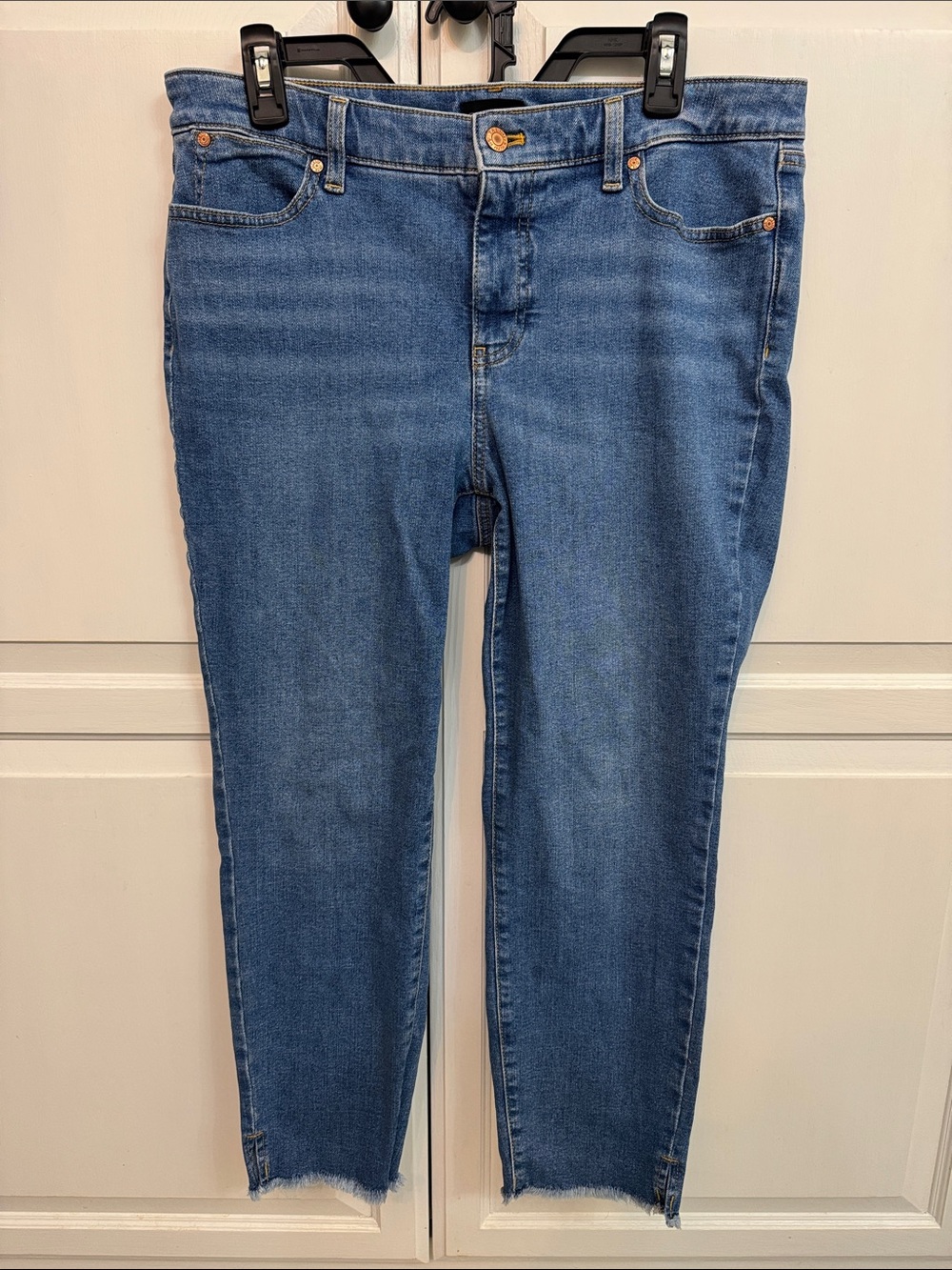 Talbots Women’s Cropped Jeans in Classic Blue